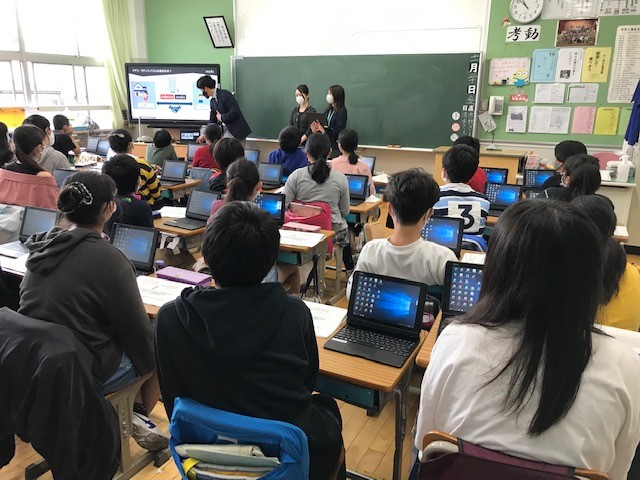 Modis 小学校の児童を対象としたプログラミングの授業を実施 Modis 小学校の児童を対象としたプログラミングの授業を実施